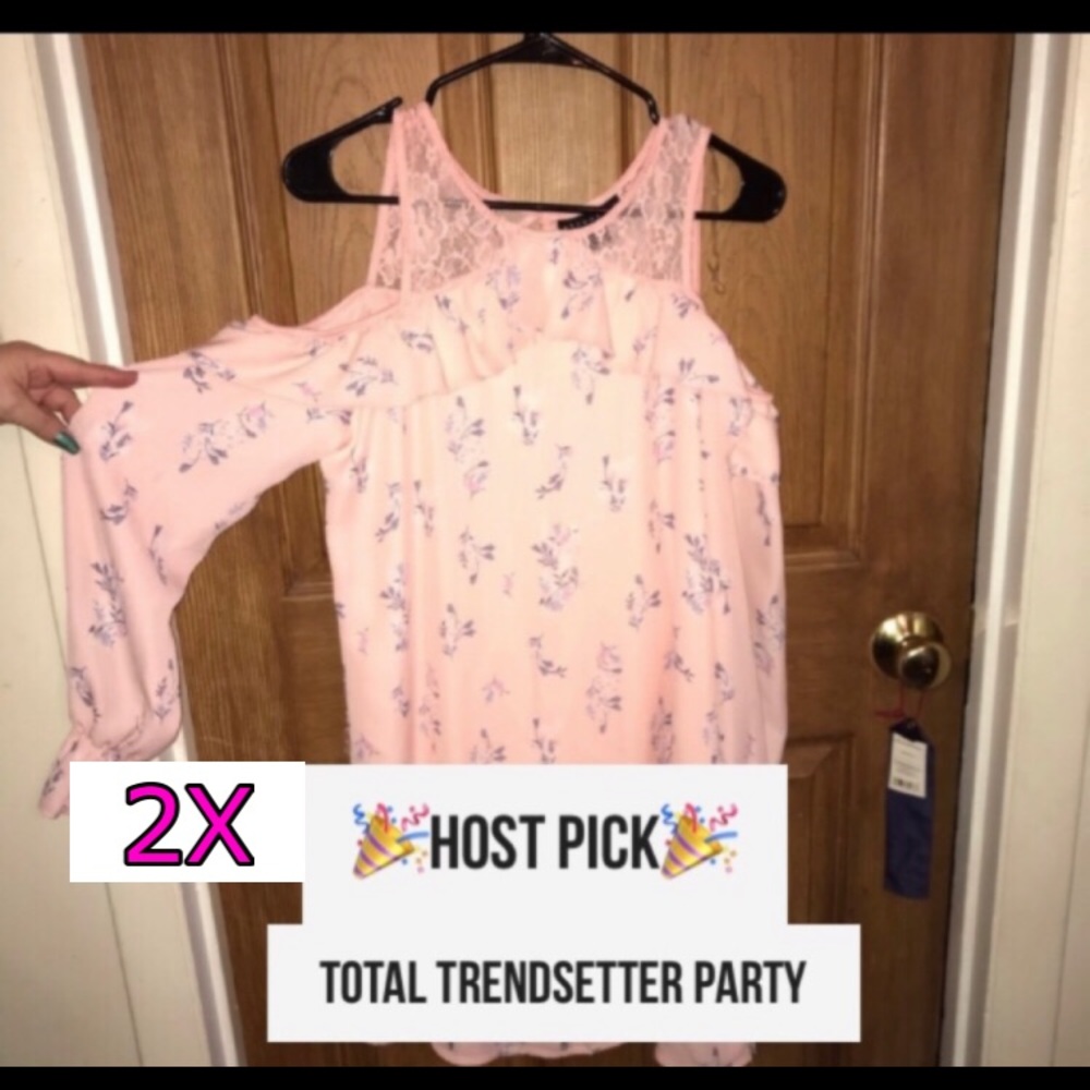 Attention Juniors Cold Shoulder Dress. Size small - Picture 3 of 4